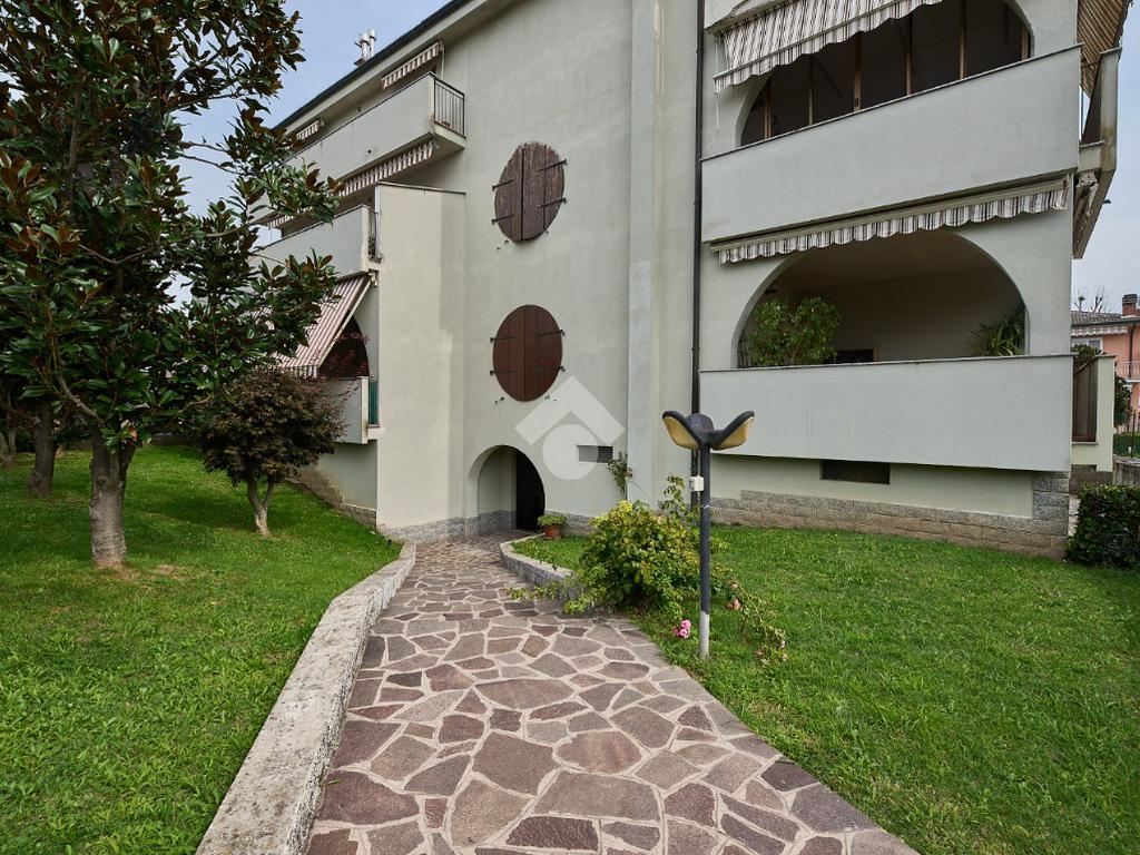 1 bedroom Apartment in Comazzo, Italy No. 329568