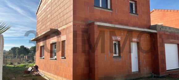 4 bedrooms Villa in Maraussan, France No. 207713 3