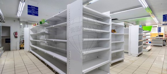 494m² Commercial property in Mafra, Portugal No. 74326 5