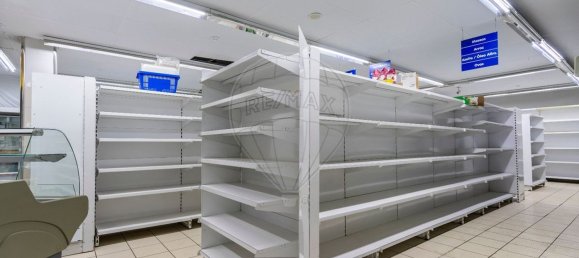 494m² Commercial property in Mafra, Portugal No. 74326 6