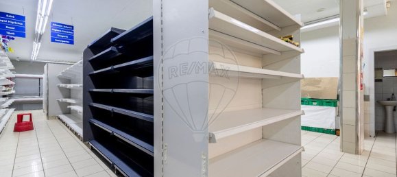 494m² Commercial property in Mafra, Portugal No. 74326 7