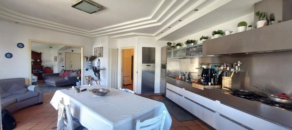 5 bedrooms Apartment in Torre del Greco, Italy No. 337827 7