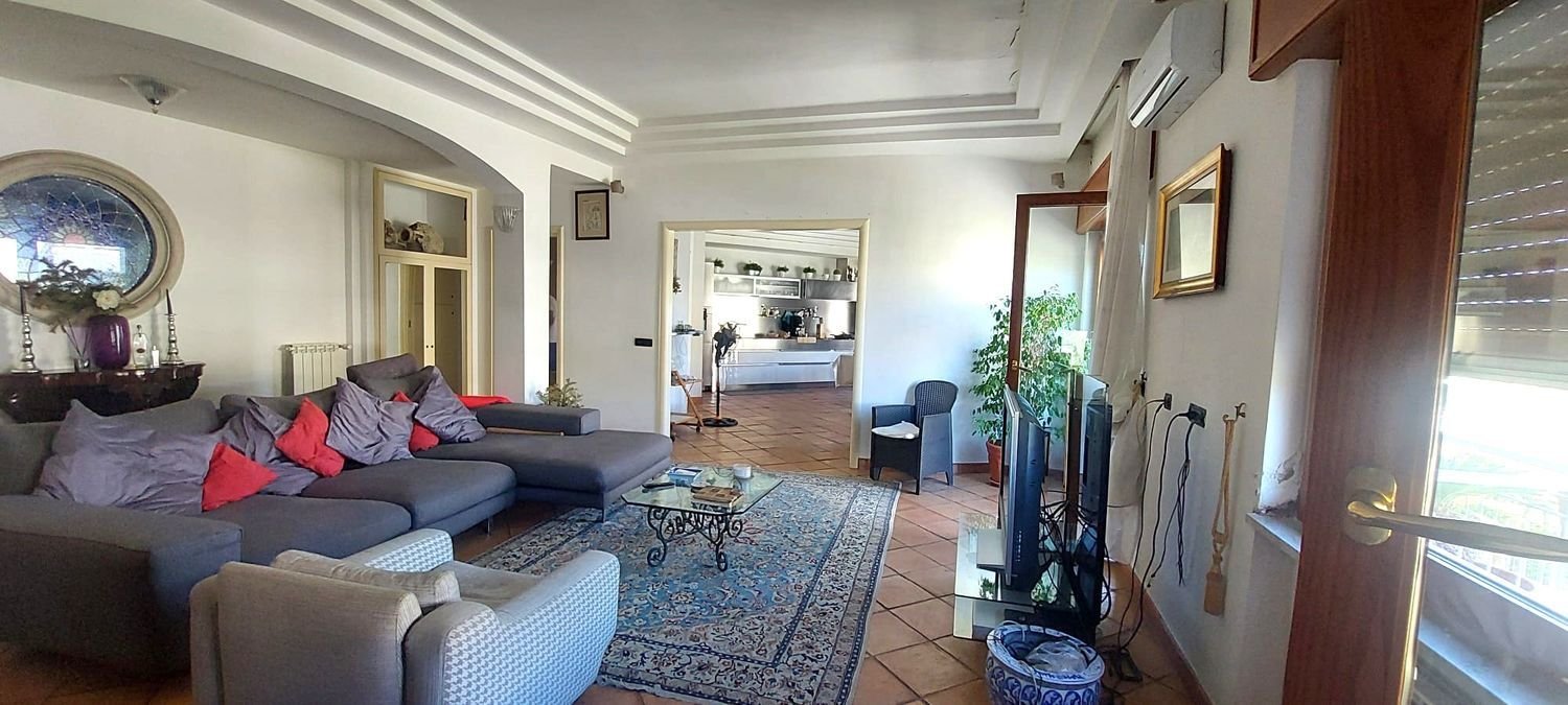 5 bedrooms Apartment in Torre del Greco, Italy No. 337827
