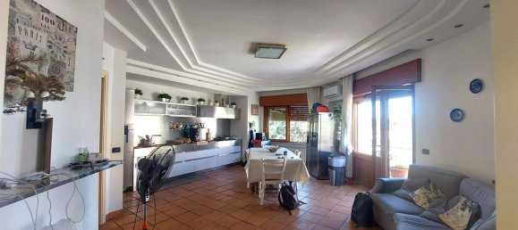 5 bedrooms Apartment in Torre del Greco, Italy No. 337827 4
