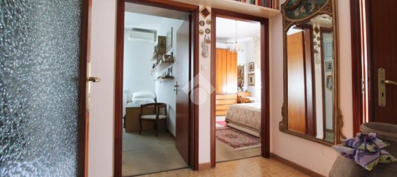 3-salle Appartement à Rimini, Italy No. 96928 11
