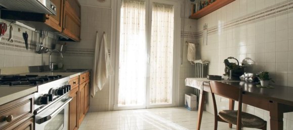 3-salle Appartement à Rimini, Italy No. 96928 10