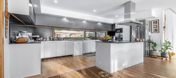 4 bedrooms House in Penafiel, Portugal No. 22731 13