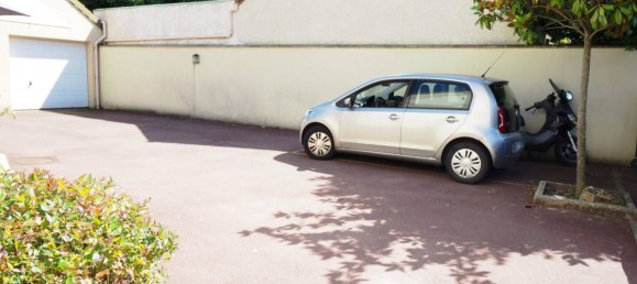 2 bedrooms House in Bois-d'Arcy, France No. 142000 9