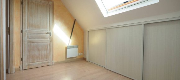 2 bedrooms House in Bois-d'Arcy, France No. 142000 6