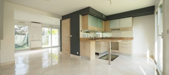 2 bedrooms House in Bois-d'Arcy, France No. 142000 2