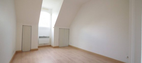 2 bedrooms House in Bois-d'Arcy, France No. 142000 8