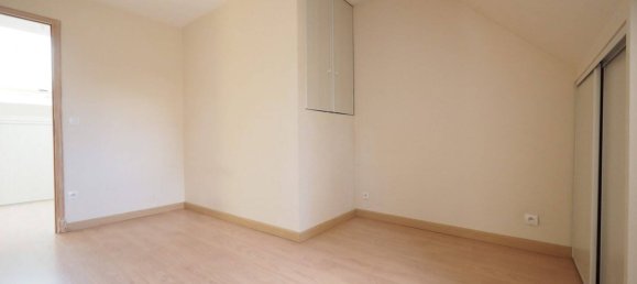 2 bedrooms House in Bois-d'Arcy, France No. 142000 7