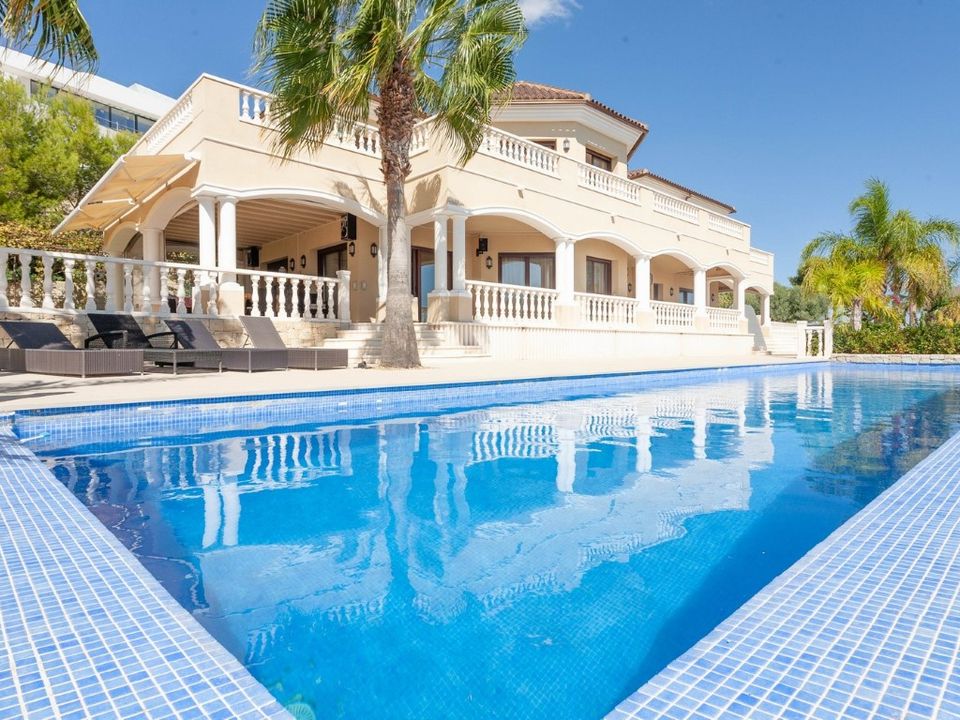 Villa de 5 dormitorios en Calpe, Spain No. 279290