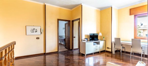 4-salle Duplex à Rome, Italy No. 27159 3