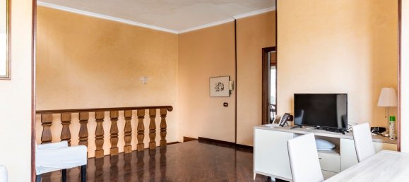 4-salle Duplex à Rome, Italy No. 27159 5