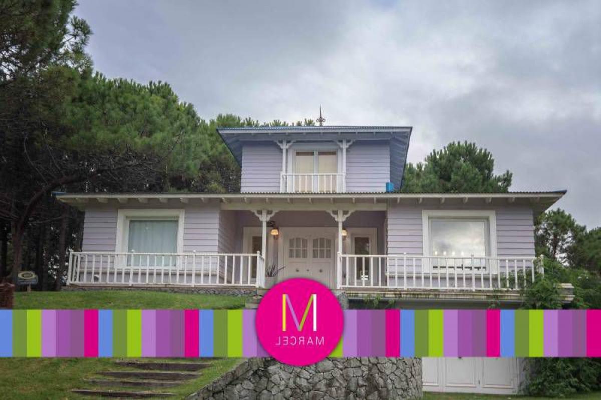 3 bedrooms House in Mar del Plata, Argentina No. 67337