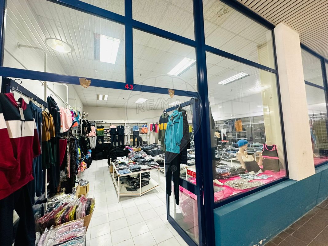 50m² Commercial property in Vilarinho das Cambas, Portugal No. 34174