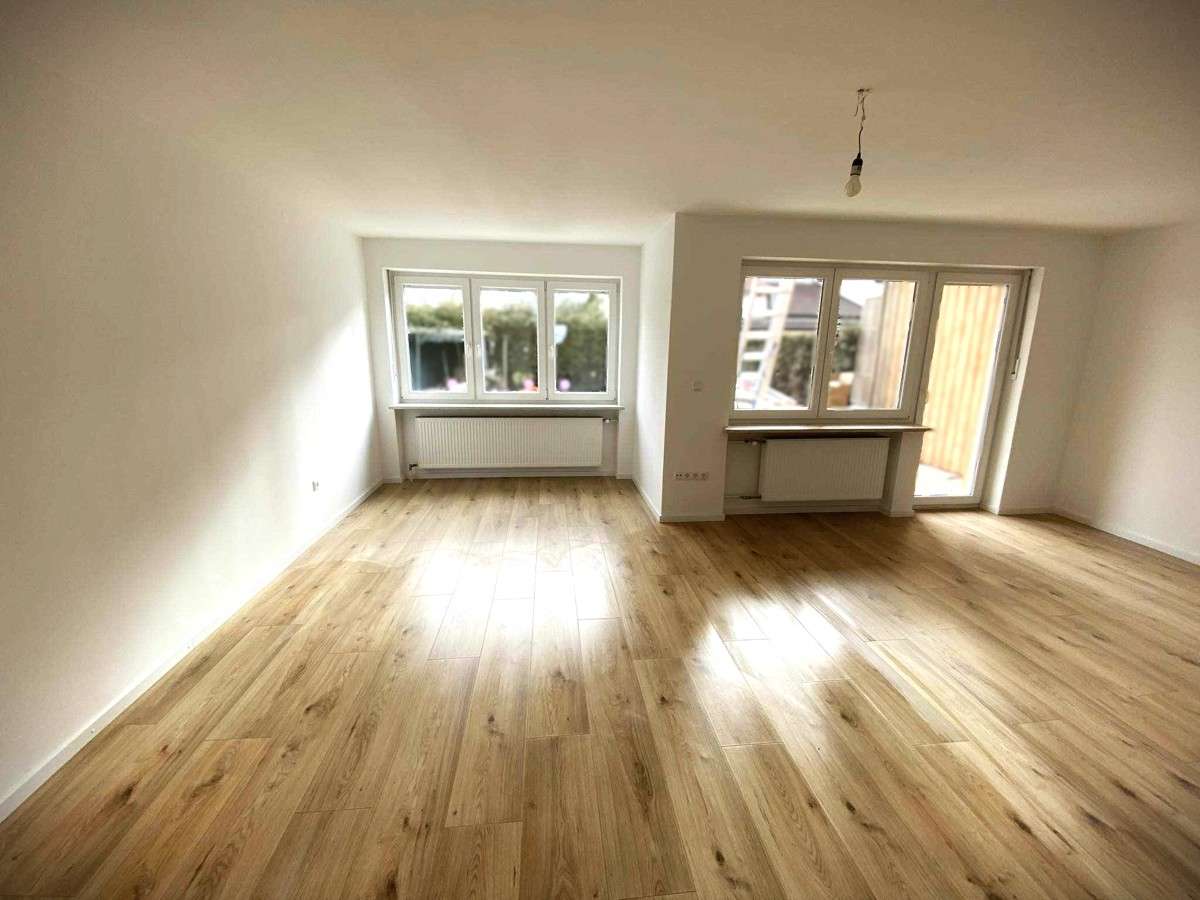 Таунхаус с 5 комнатами в Altotting, Германия № 166074