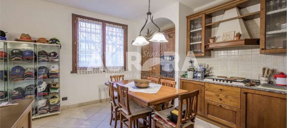 7 rooms House in San Prospero, Italy No. 77514 5