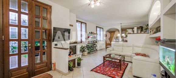 7 rooms House in San Prospero, Italy No. 77514 2