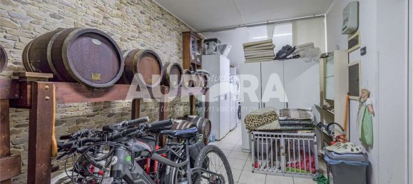 7 rooms House in San Prospero, Italy No. 77514 7
