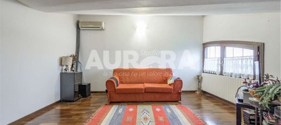7 rooms House in San Prospero, Italy No. 77514 23
