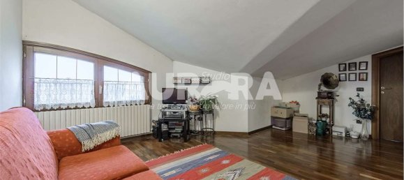 7 rooms House in San Prospero, Italy No. 77514 24