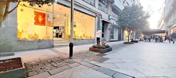 220m² Commercial property in Ferrol, Spain No. 54752 11