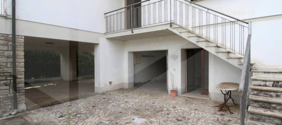 7-Zimmer Villa in Pisa, Italy, Nr. 19215 11