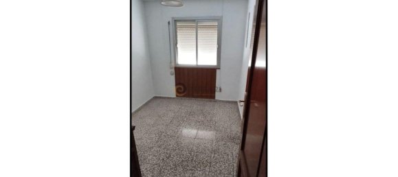 Apartamento de 3 dormitorios en Jaén, Spain No. 170900 3