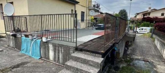 3 rooms Apartment in Calcinato, Italy No. 12167 3