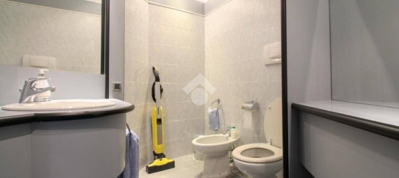 3 rooms Office in Curno, Italy No. 232628 18