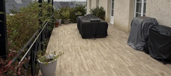 4 bedrooms House in Monnaie, France No. 157885 2