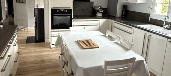 4 bedrooms House in Monnaie, France No. 157885 5