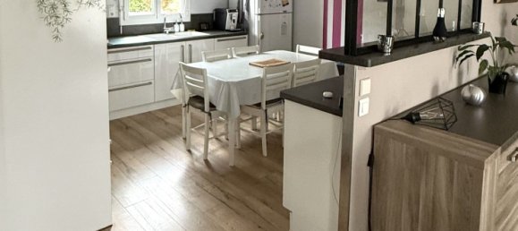 4 bedrooms House in Monnaie, France No. 157885 6