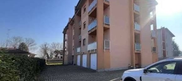 3 rooms Apartment in Sant'Angelo Lodigiano, Italy No. 307956 6