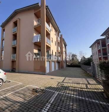 3 rooms Apartment in Sant'Angelo Lodigiano, Italy No. 307956