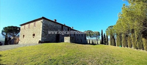 4 bedrooms House in Castiglione d'Orcia, Italy No. 143191 4