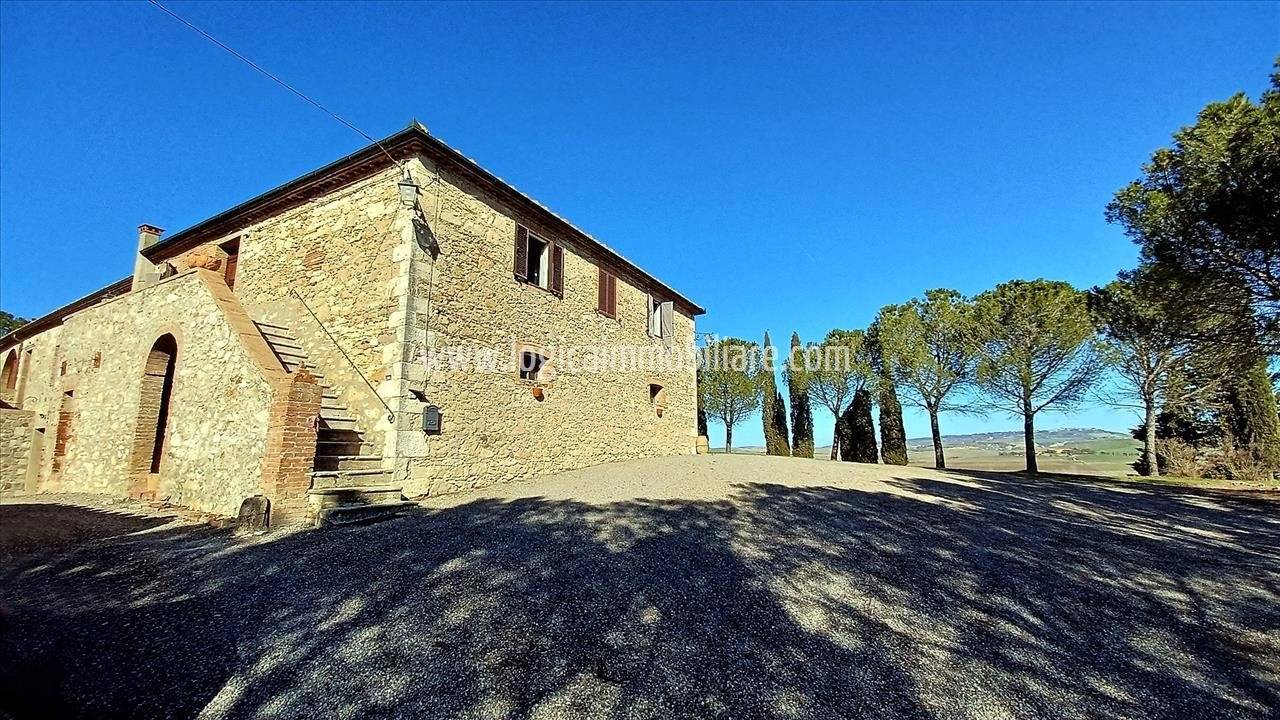 4 bedrooms House in Castiglione d'Orcia, Italy No. 143191
