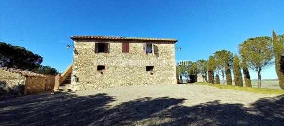 4 bedrooms House in Castiglione d'Orcia, Italy No. 143191 5