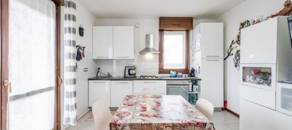 3 rooms Apartment in Castelfranco Emilia, Italy No. 171686 9