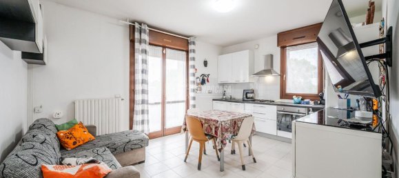 3 rooms Apartment in Castelfranco Emilia, Italy No. 171686 8