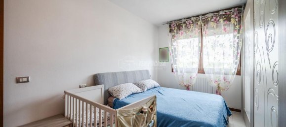 3 rooms Apartment in Castelfranco Emilia, Italy No. 171686 4