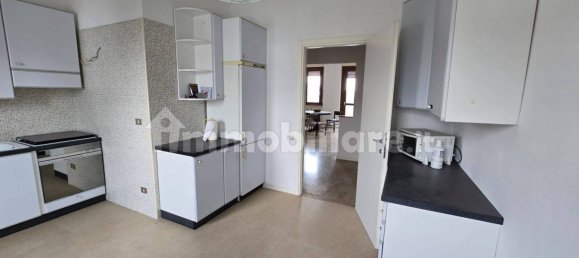 Квартира с 2 спальнями в Бергамо, Италия № 379461 9