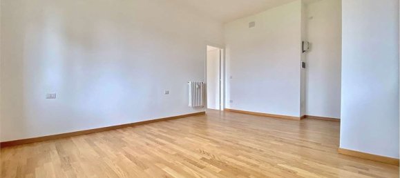 2 rooms Apartment in Milan, Italy No. 261232 6