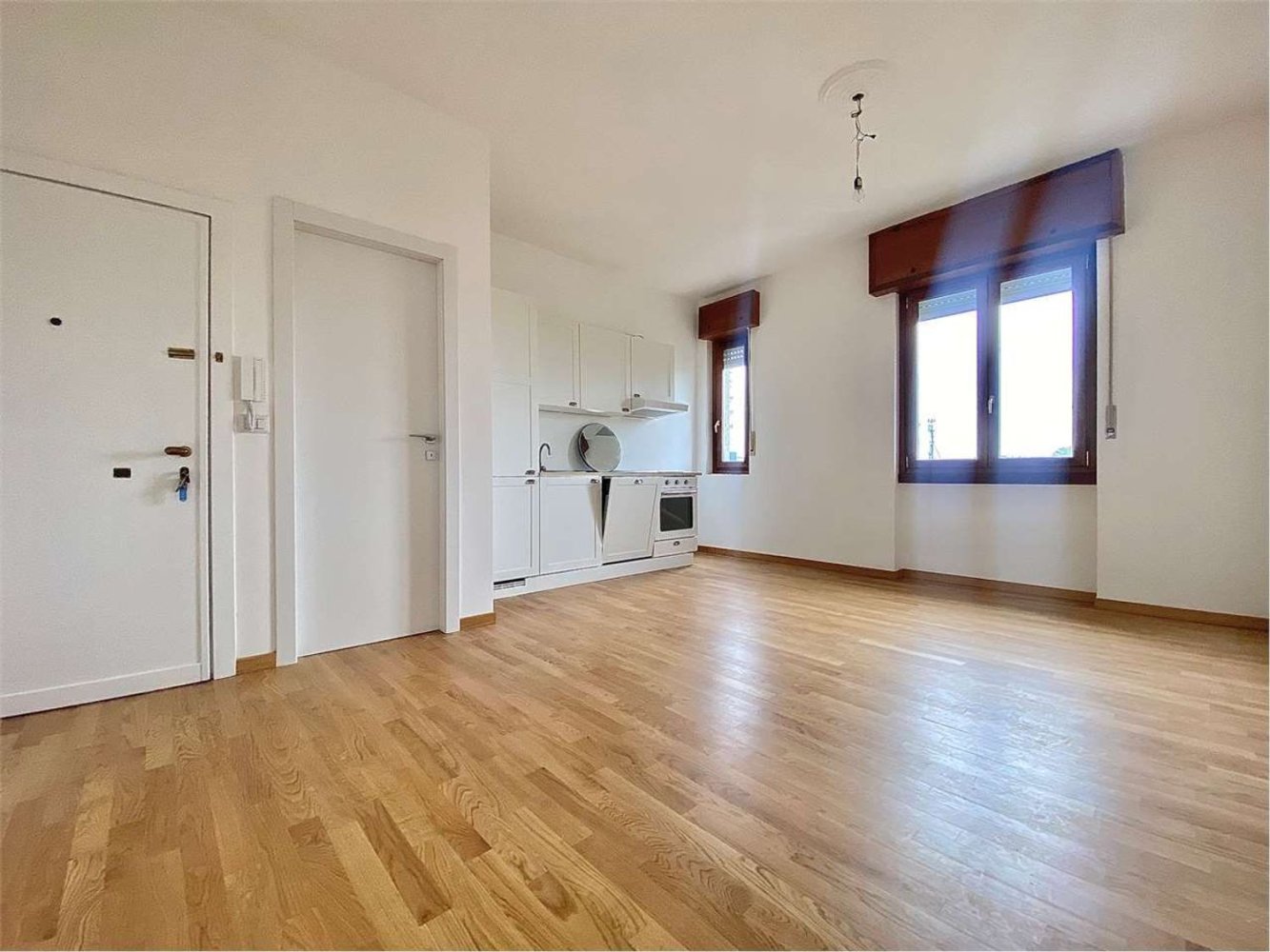 2 rooms Apartment in Milan, Italy No. 261232