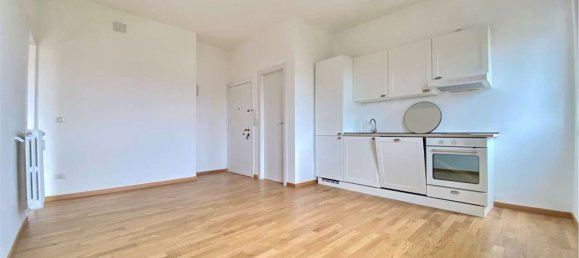 2 rooms Apartment in Milan, Italy No. 261232 5