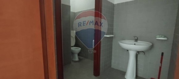 Propiedad comercial de 1 habitación en Bari, Italy No. 39586 8