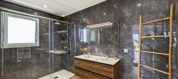 6 bedrooms Villa in Lugrin, France No. 338162 8