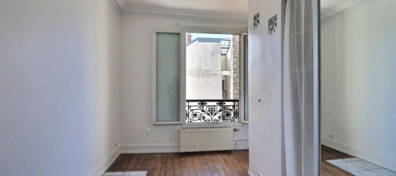 1 bedroom Apartment in Paris, France No. 175613 2